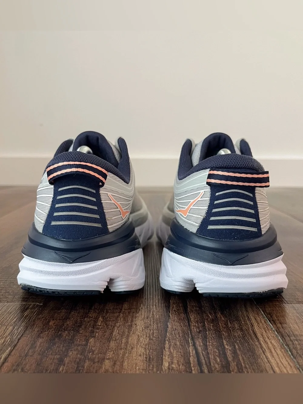 Hoka Bondi 7 Running Shoe Sneaker * no insoles * Lightweight Comfort Size 7 Gray